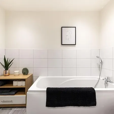 2 Bed With Pool Table *