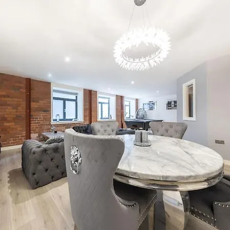 2 Bed With Pool Table *