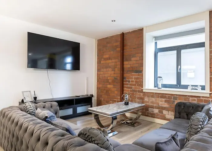 2 Bed With Pool Table