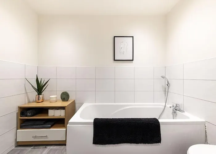 2 Bed With Pool Table *