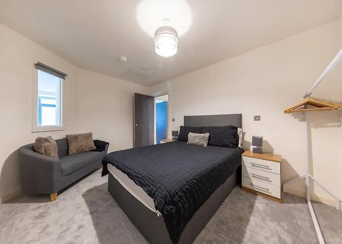 2 Bed With Pool Table