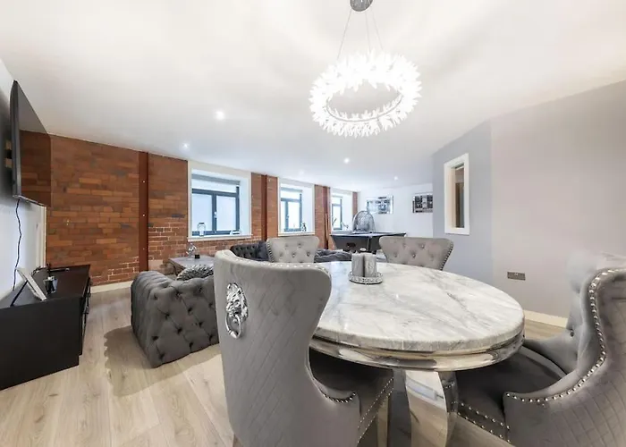 2 Bed With Pool Table *