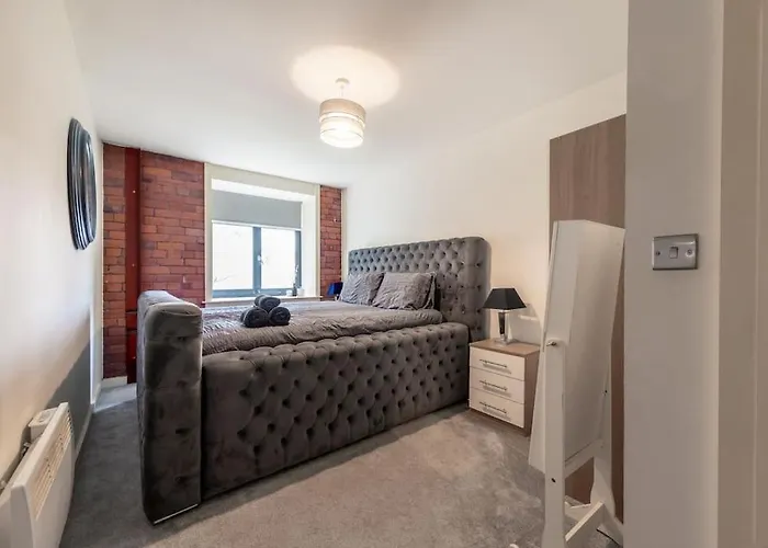 Apartment 2 Bed With Pool Table