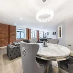 2 Bed With Pool Table *